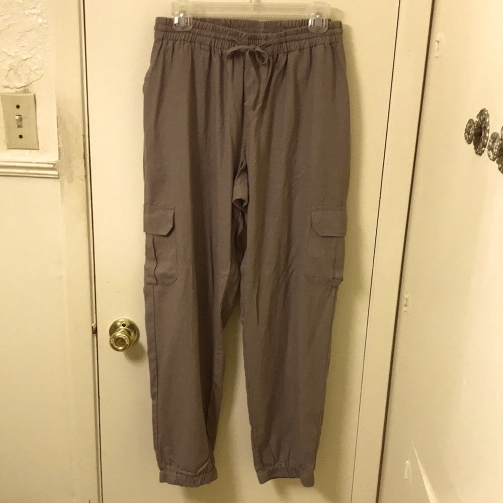 ^ EUC Just Living Khaki Cargo Pants…XL
